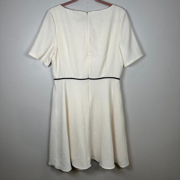 Adrianna Papell Crepe Fit & Flare Dress Cream Black Embroidered Midi Size 14 - Picture 8 of 8